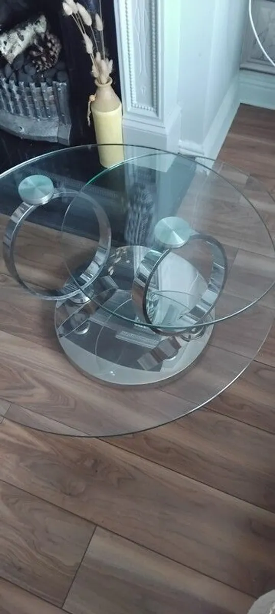 very elegant coffee table - Image 1