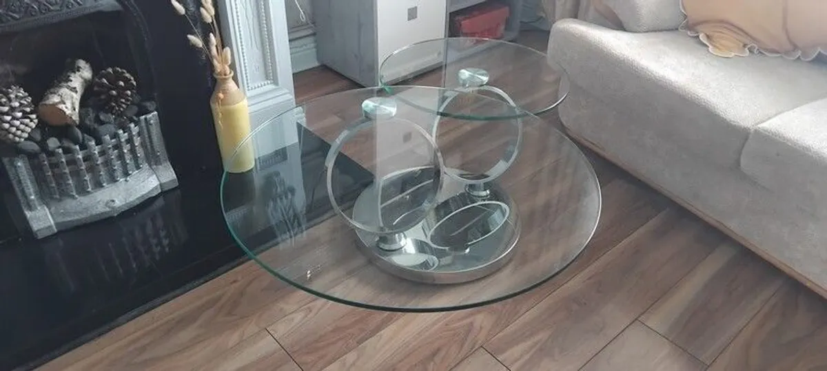 very elegant coffee table - Image 2