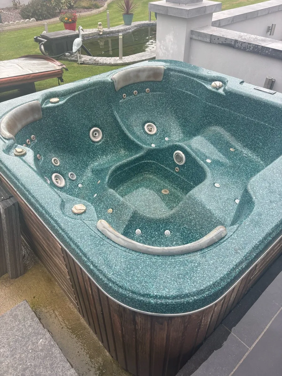 Jacuzzi - Image 4