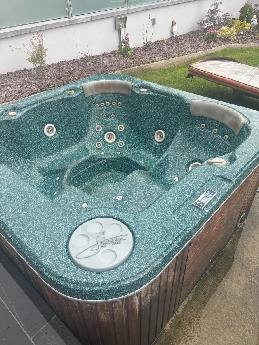 Jacuzzi - Image 1