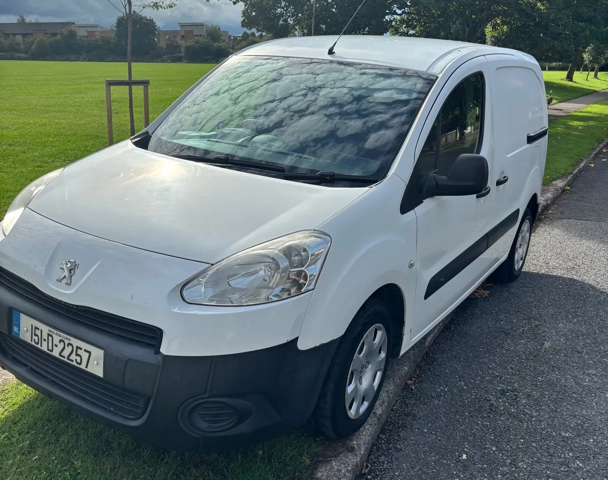 Peugeot Partner 2015 - 1.6L Diesel, DOE, Road Tax - Image 2