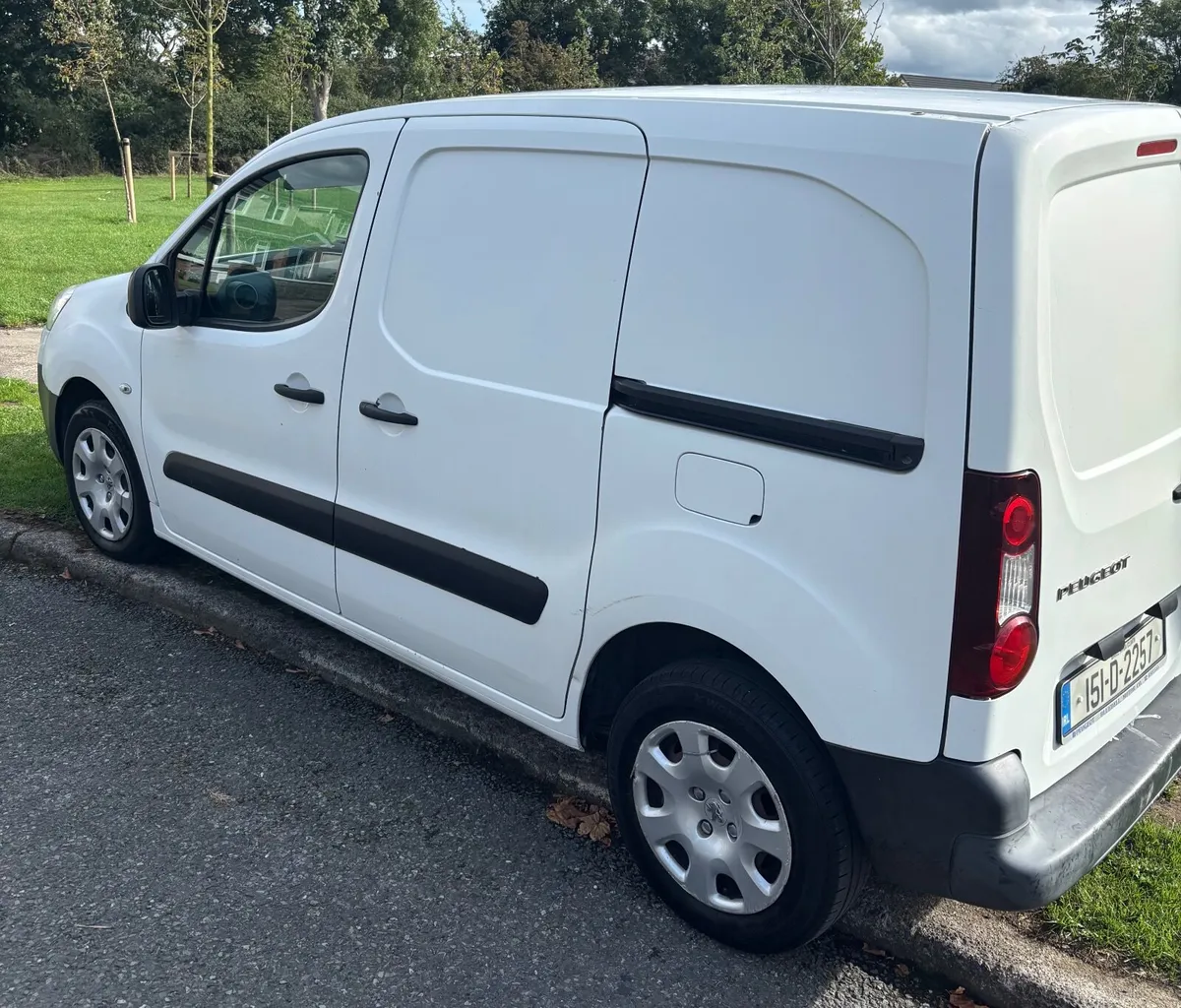 Peugeot Partner 2015 - 1.6L Diesel, DOE, Road Tax - Image 4