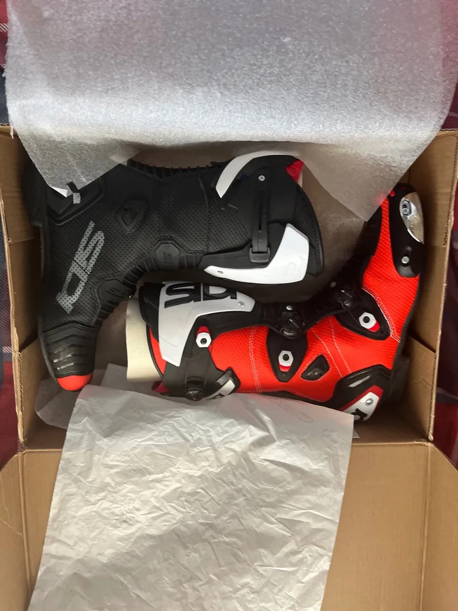 Sidi motorbike boots/Rst gloves - Image 4