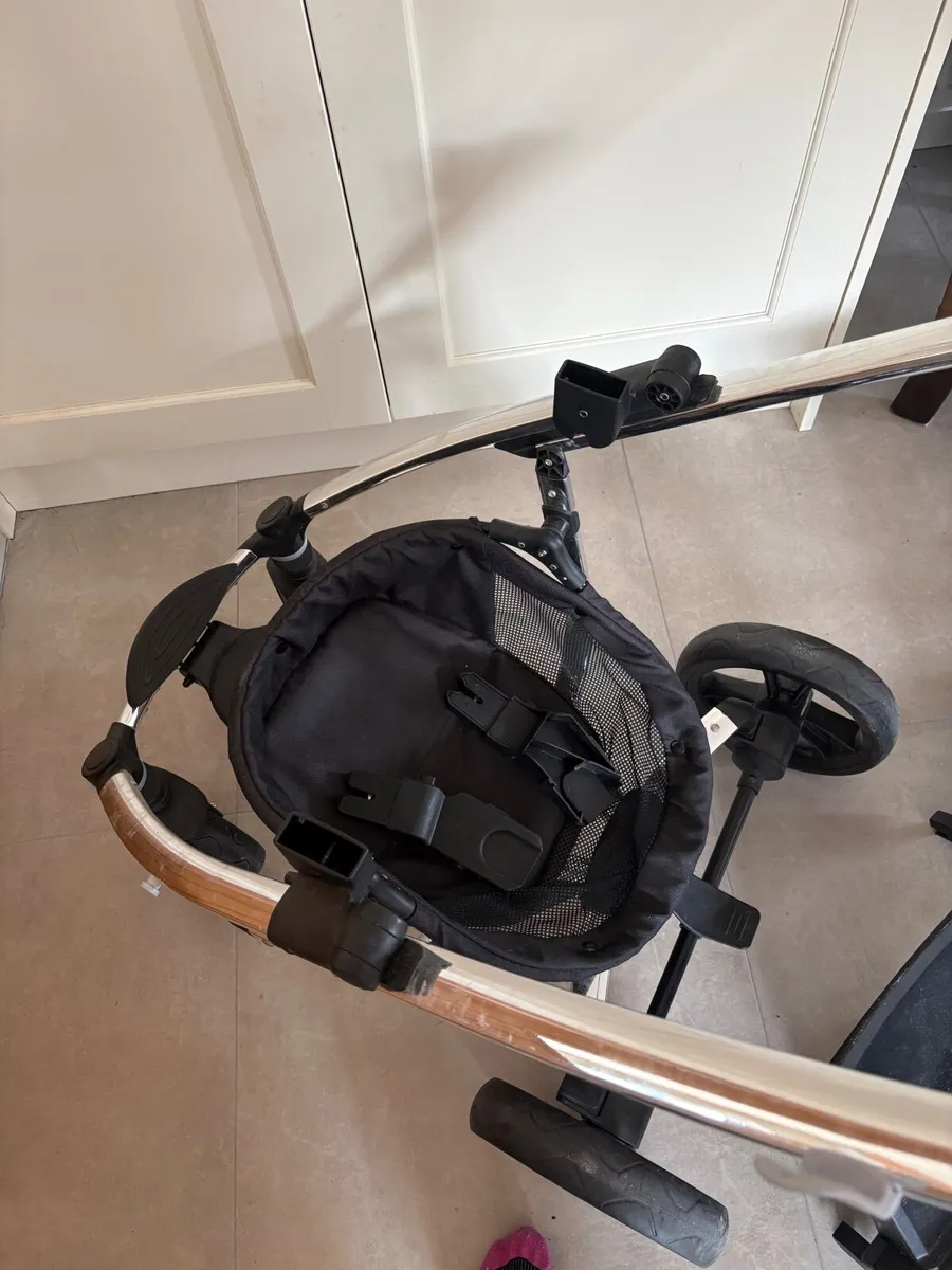 Infababy travel system with car seat +isofix bases - Image 3