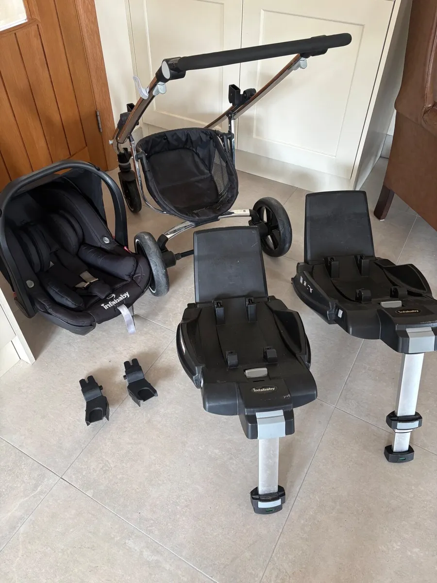 Infababy travel system with car seat +isofix bases - Image 1