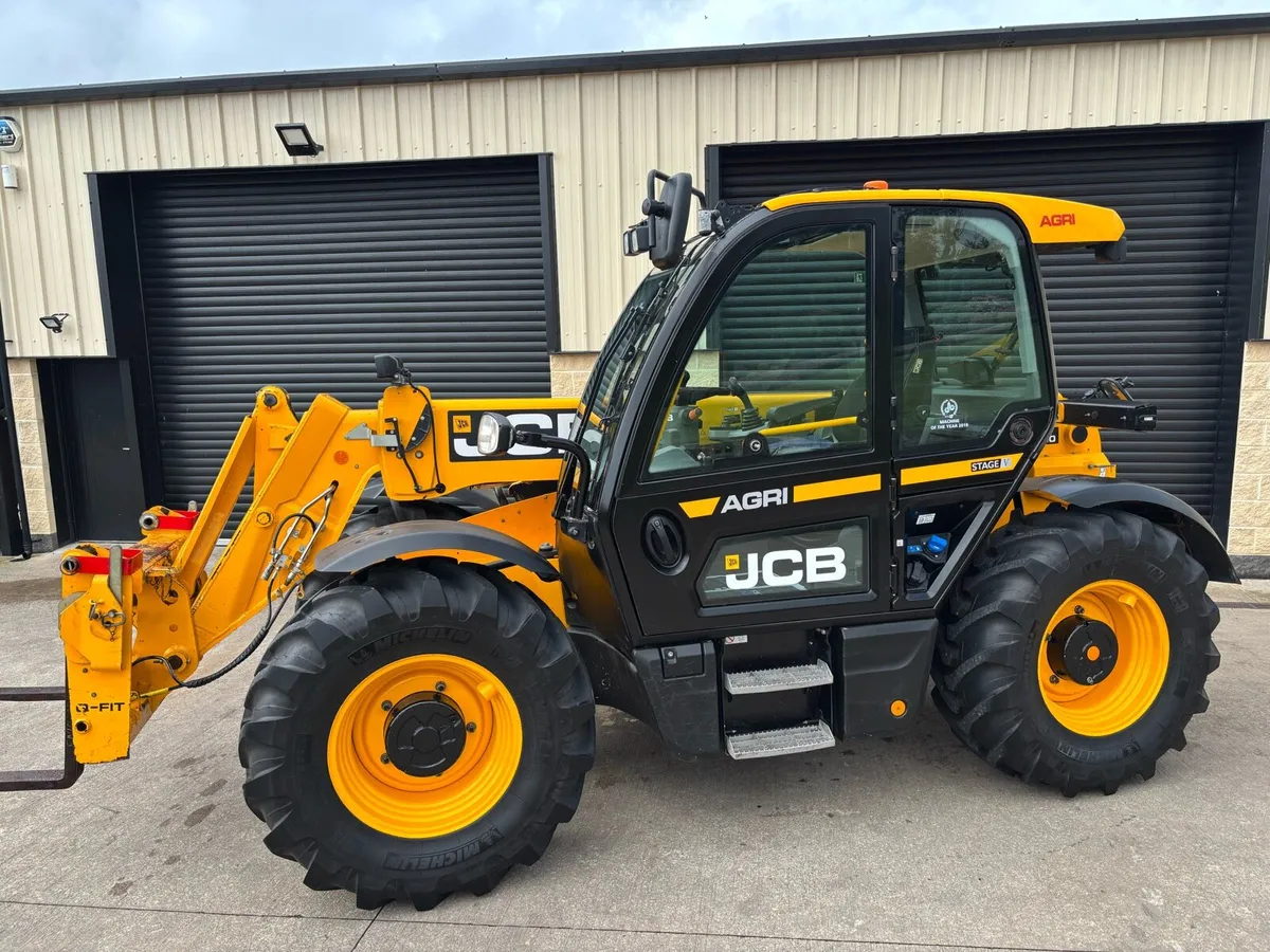 LATE 2021 JCB 532-60 AGRI - Image 2