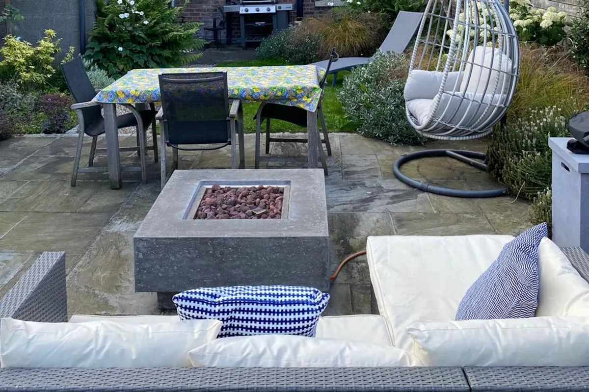 Elementi Manhattan Fire Pit Table - Image 1