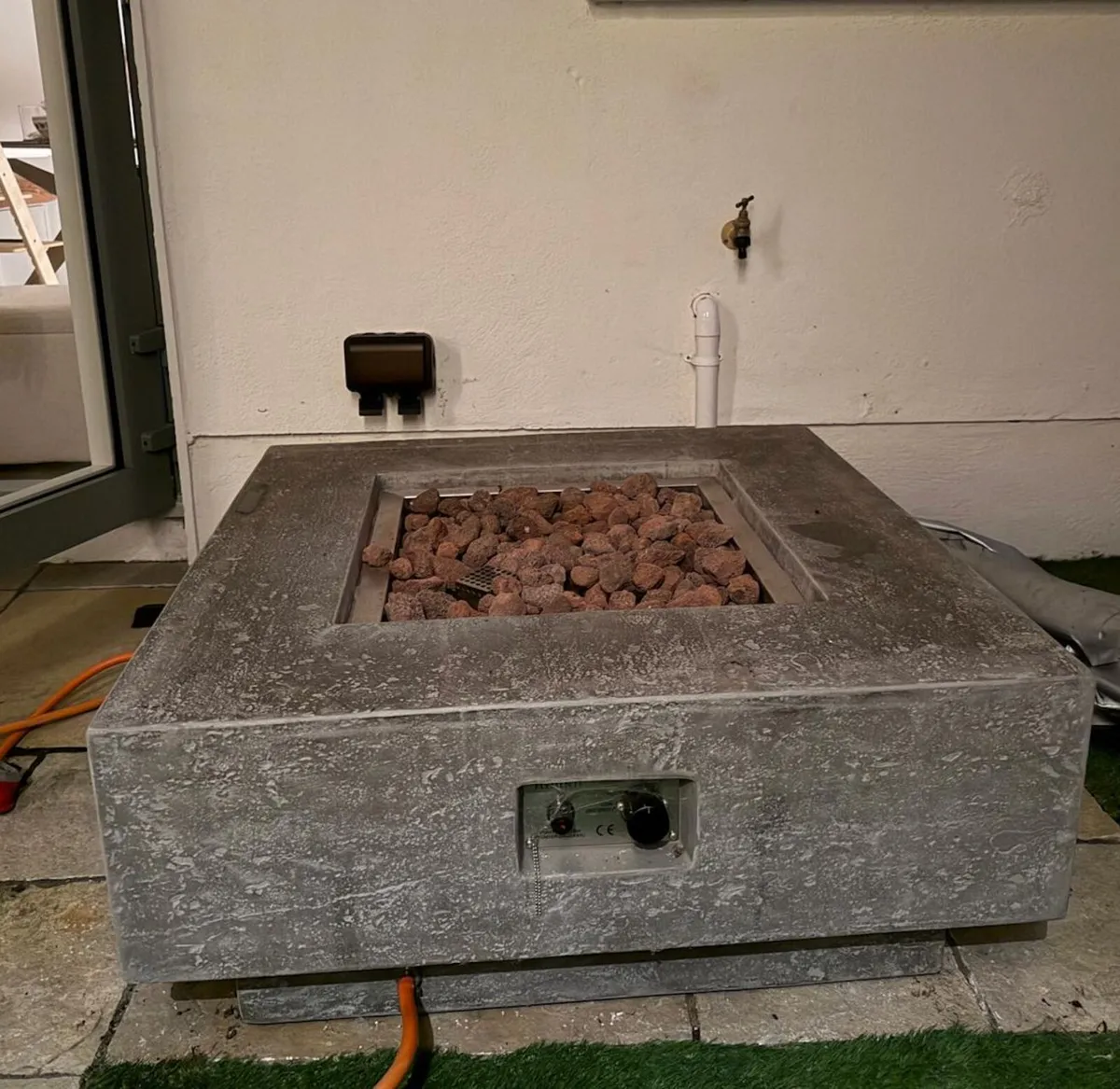 Elementi Manhattan Fire Pit Table - Image 3