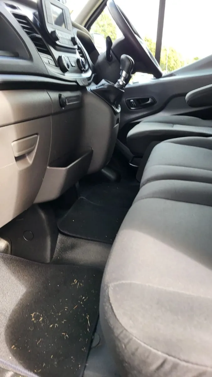 Ford Transit 2023 - Image 2