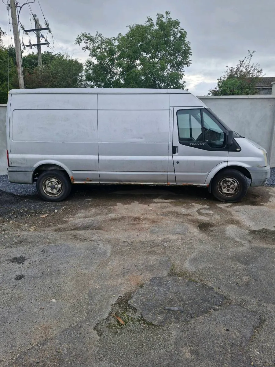 Transit van - Image 1