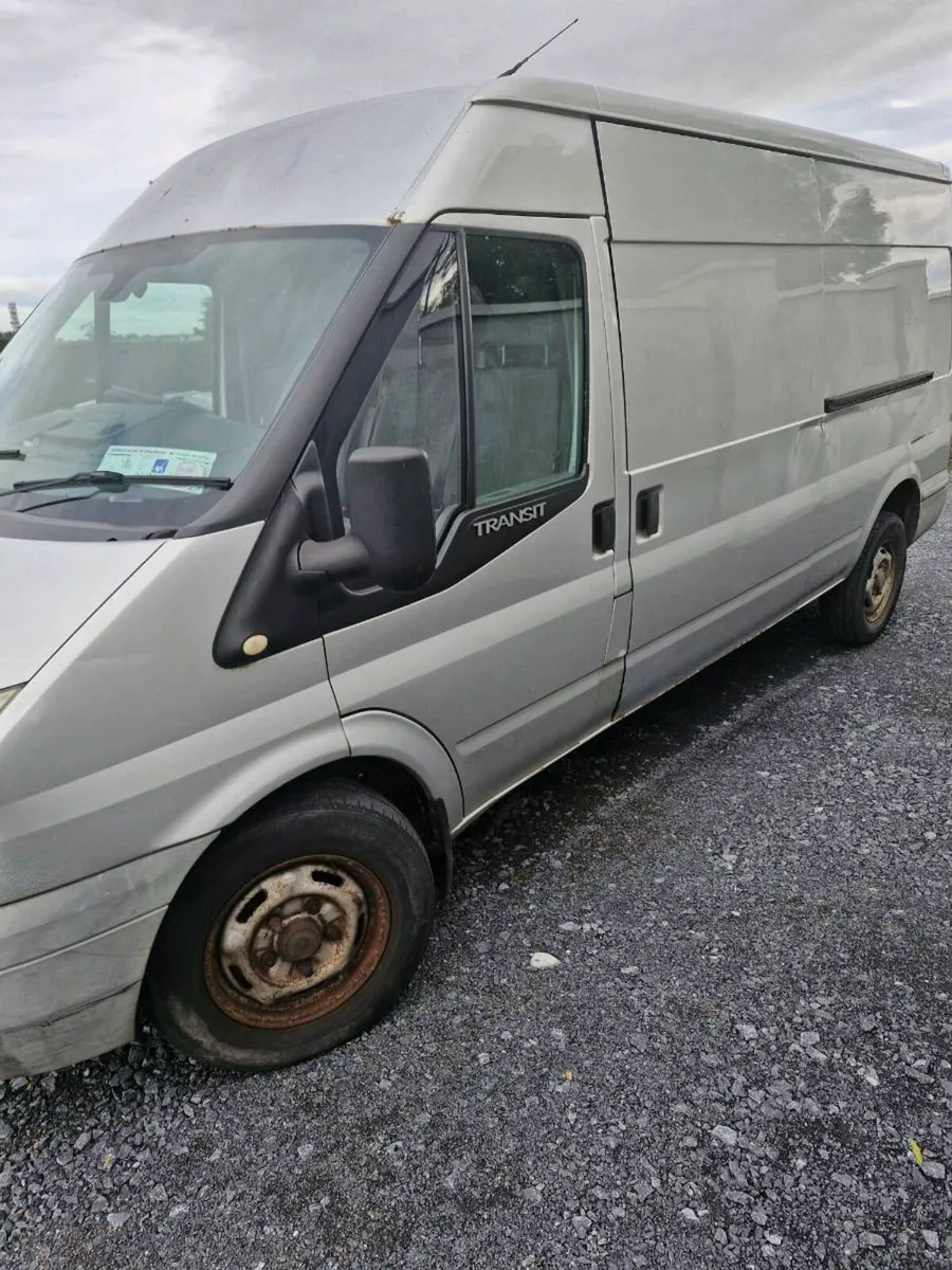 Transit van - Image 3