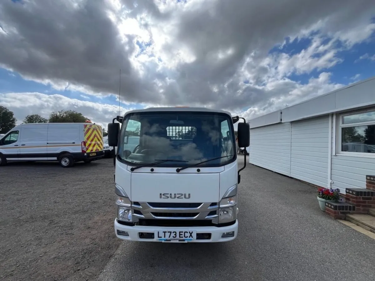 2023 Isuzu Grafter Tipper Van - Image 4