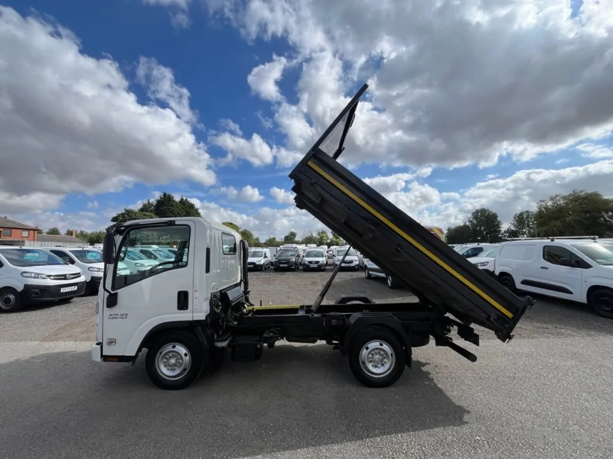 2023 Isuzu Grafter Tipper Van - Image 1