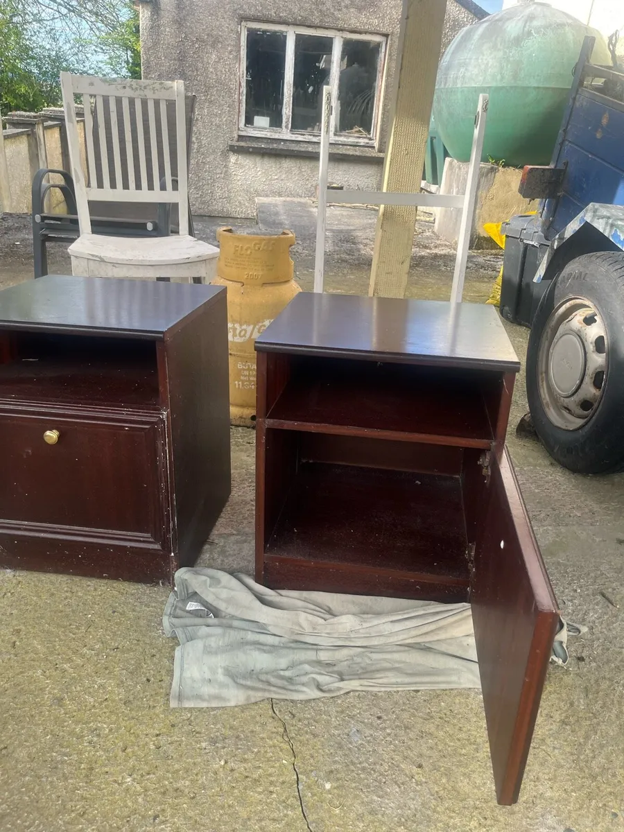 two bedside lockers - Image 3