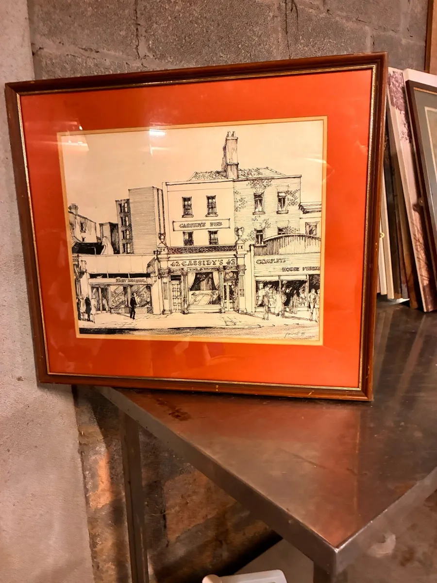 Pub memorabilia - Image 2