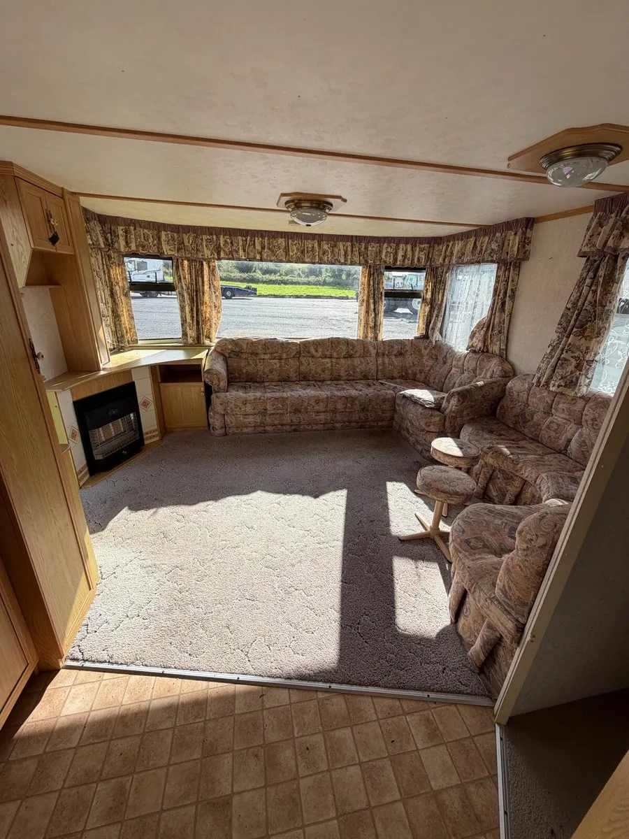 28 x 12 / 2 Bed Carnaby Continental - Image 2