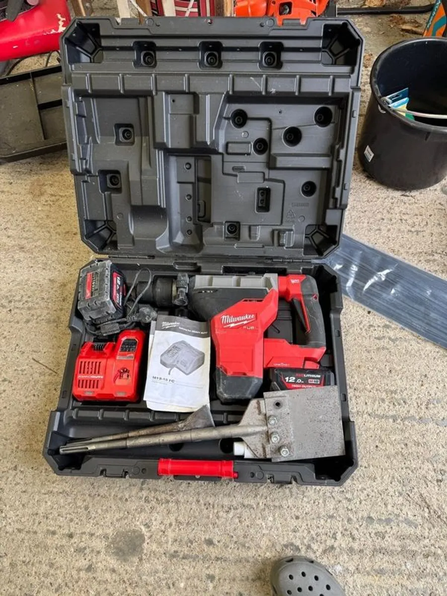 Milwaukee Fuel M18 FHM-121C SDS Max - Image 1