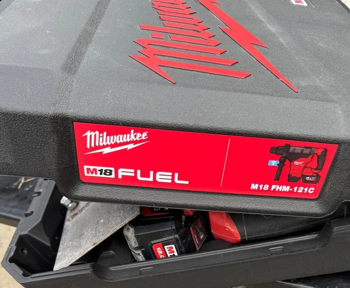 Milwaukee Fuel M18 FHM-121C SDS Max - Image 2