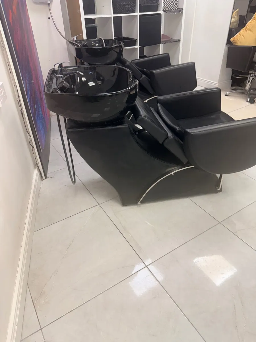 Hairdresser back wash - Image 4