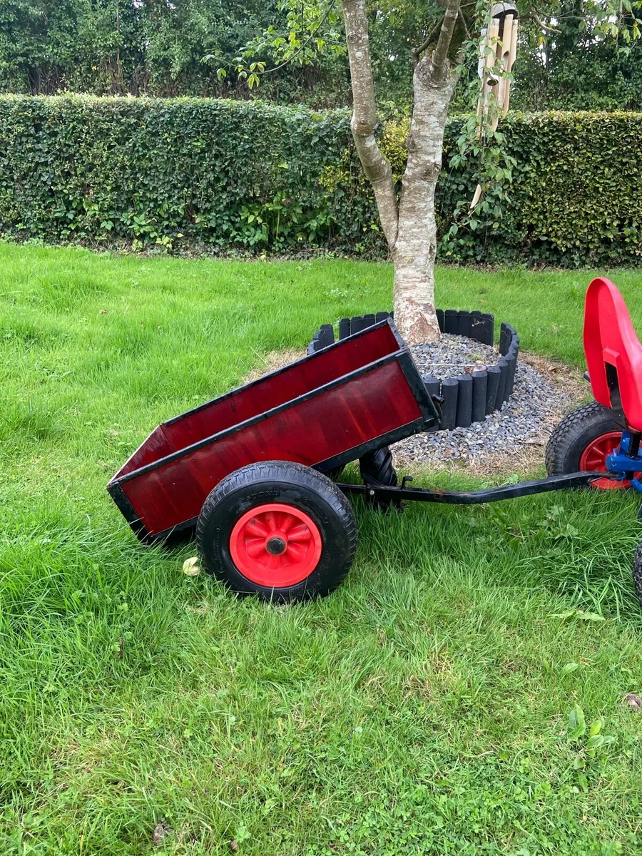 Berg go kart with Berg trailer and 2 spare tyres - Image 4