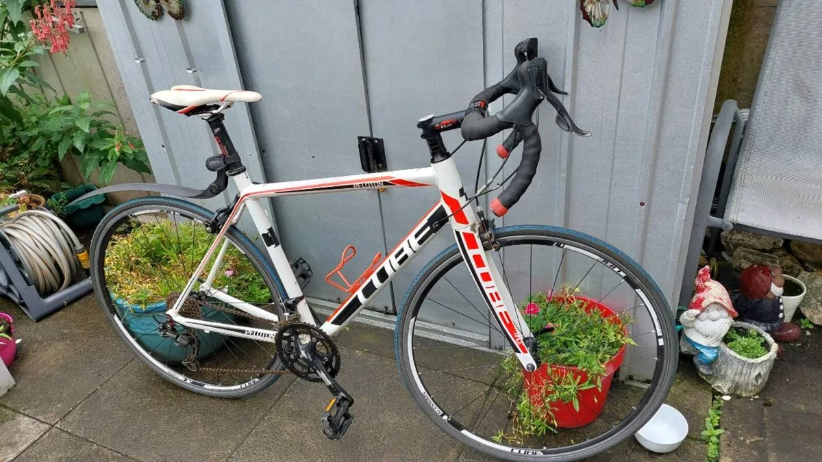 Cube Peloton Road Bike - Image 1