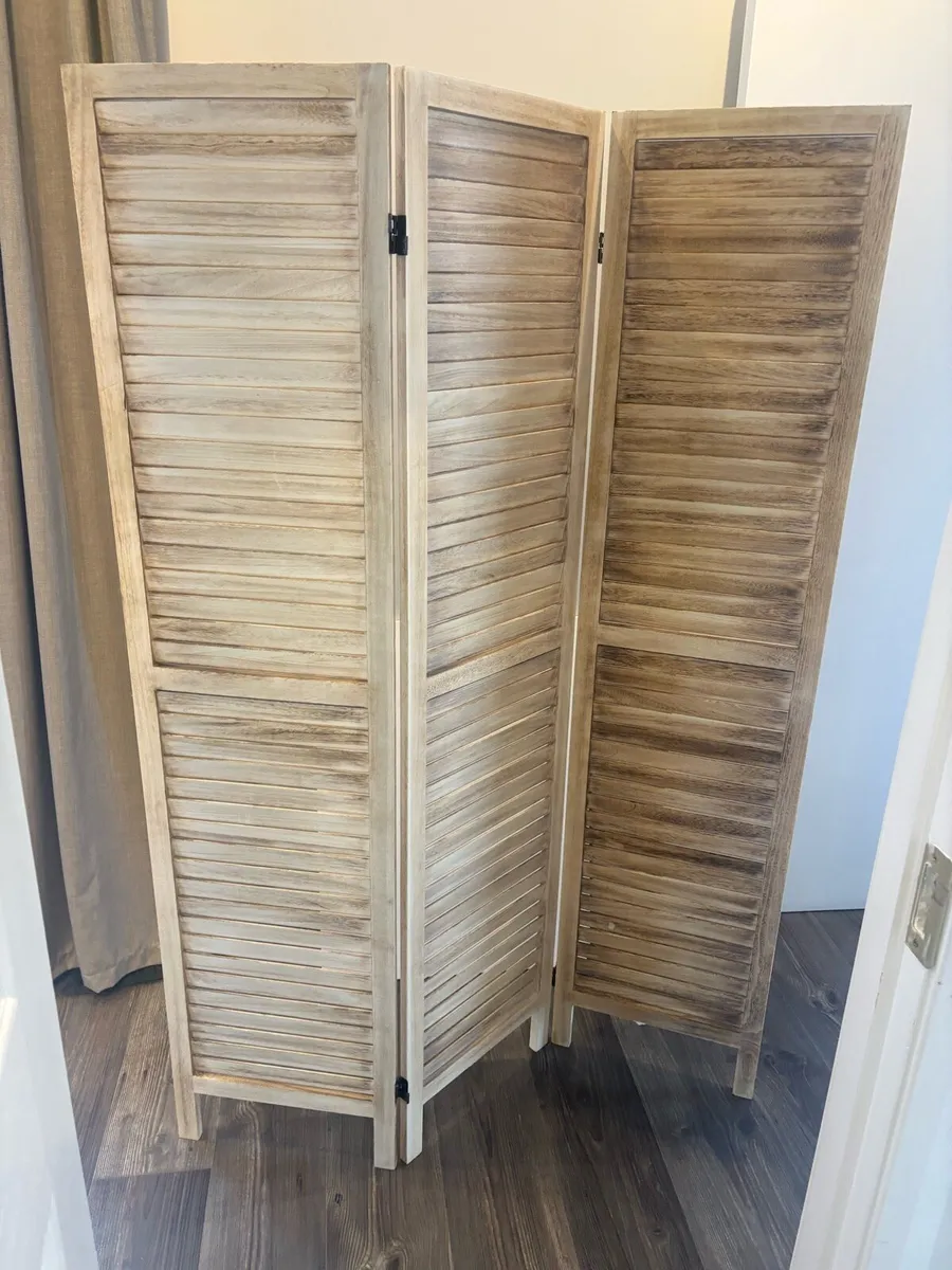 Room divider