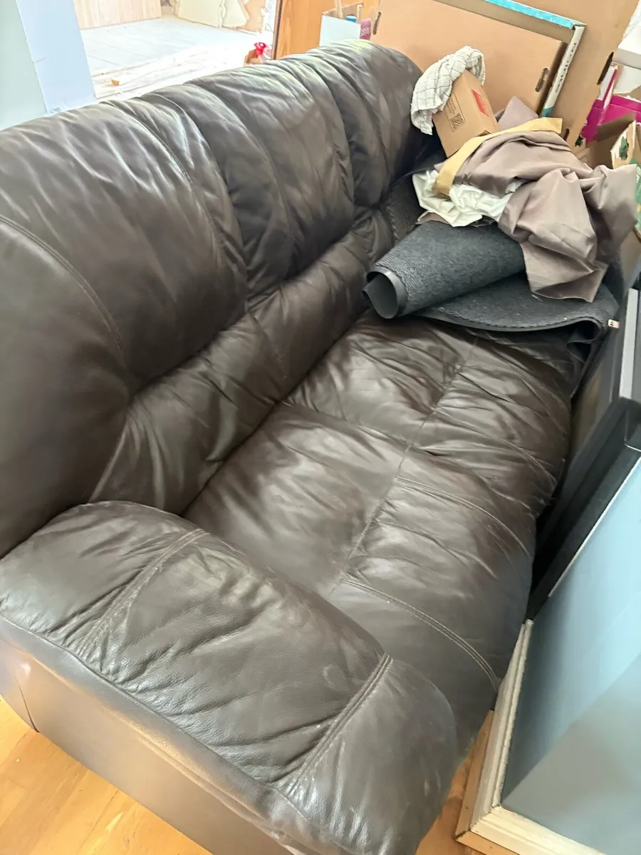 Leather couch - Image 2