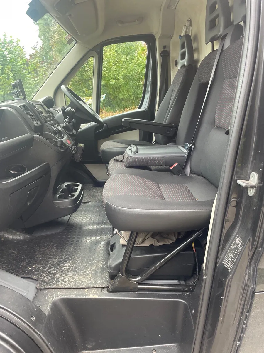 Refrigerated van - Image 4