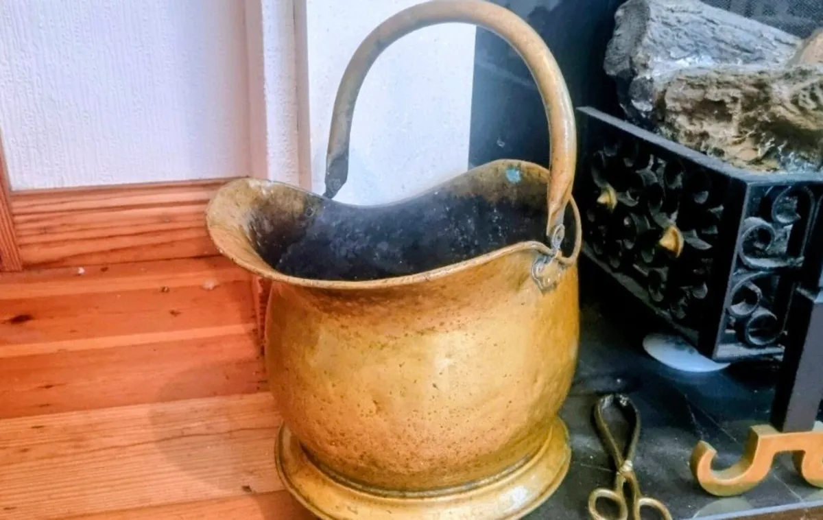 Antique Brass Coal Scuttle - Image 2