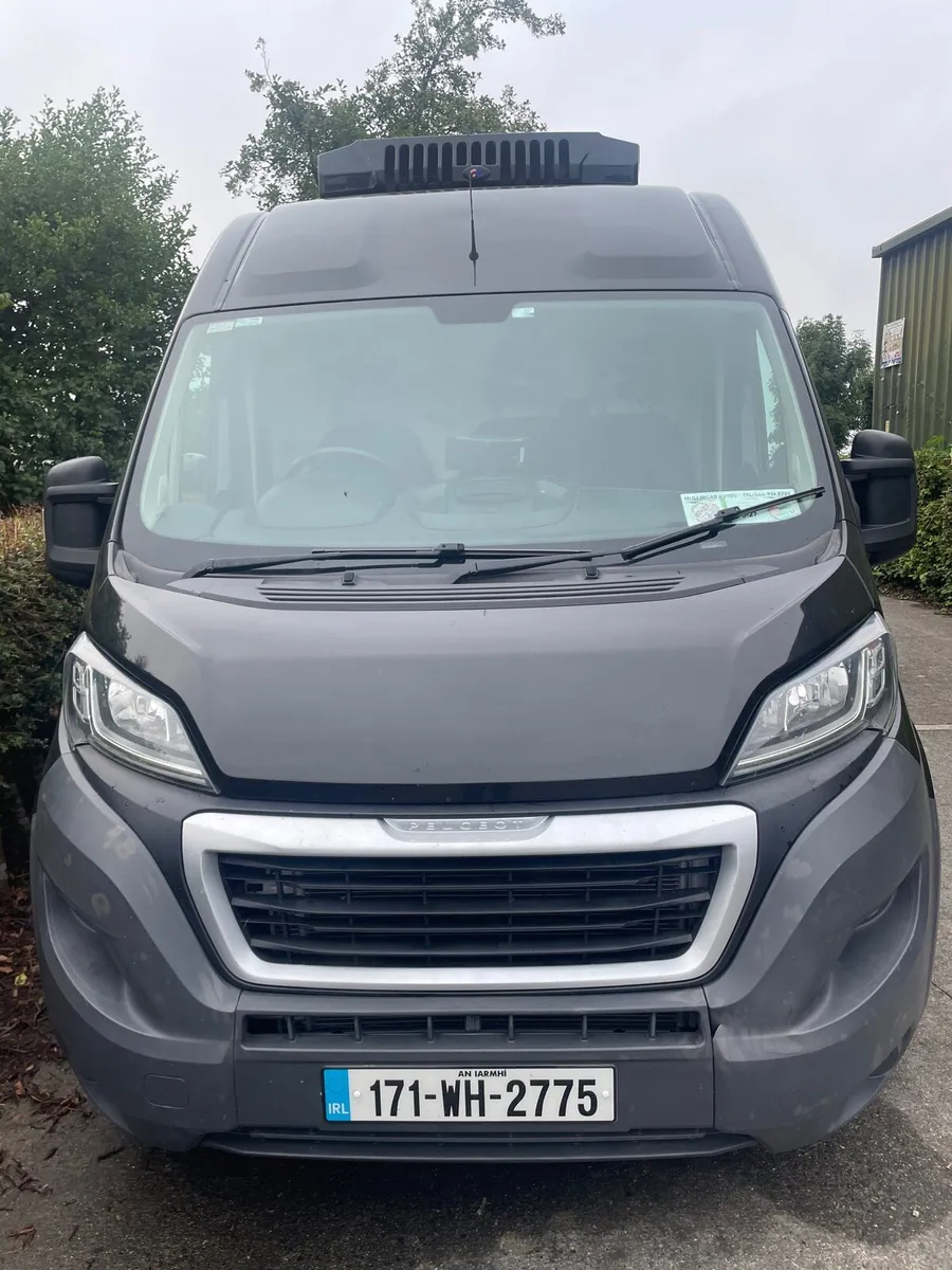 Refrigerated van - Image 1