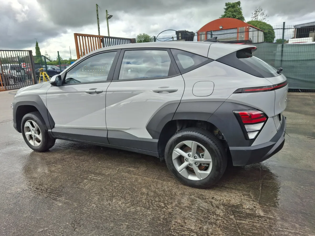 232 Hyundai Kona Hybrid  Automatic.light Damage - Image 4
