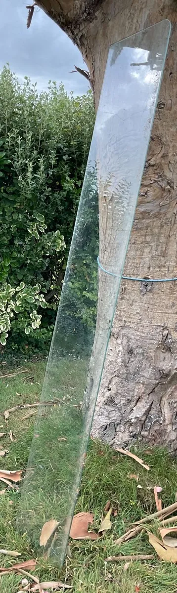 Glass shelves - Image 1