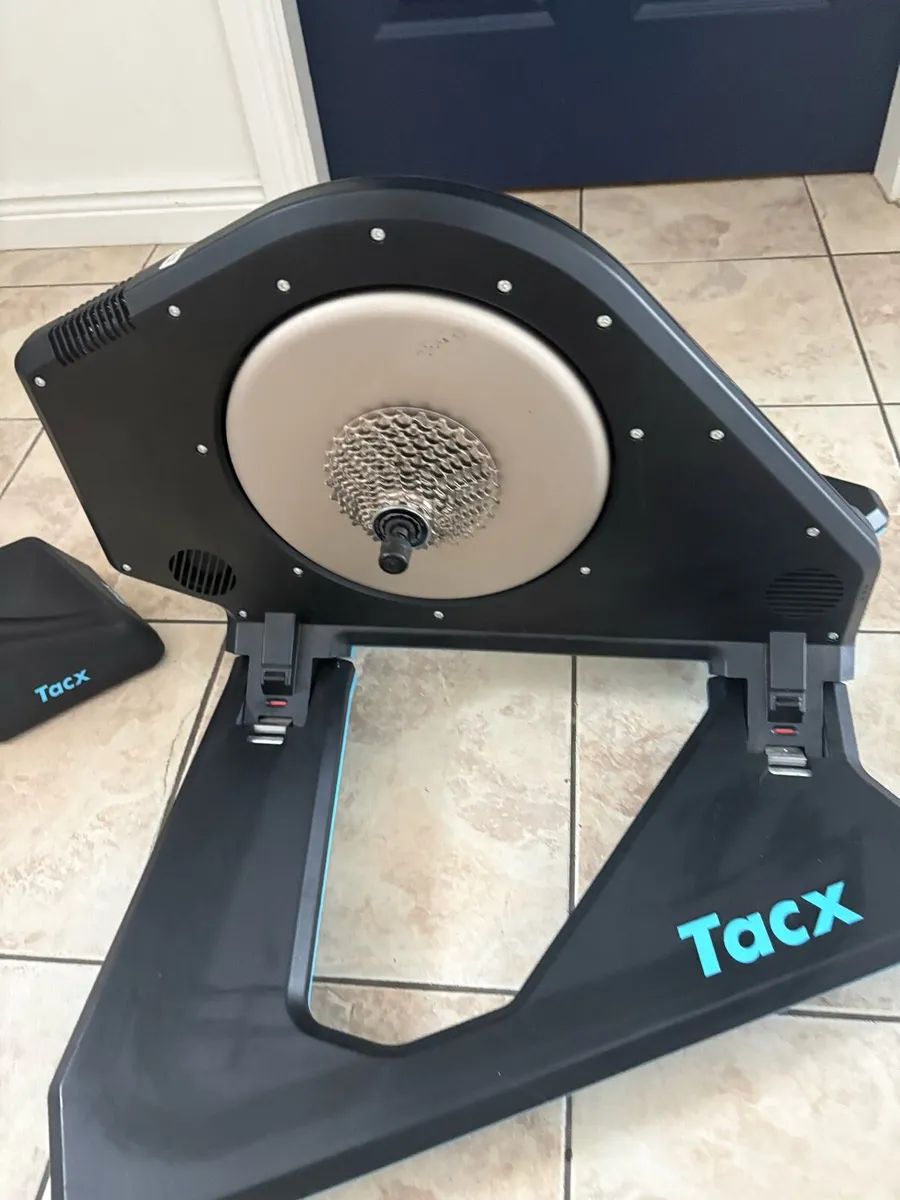 Tacx neo 2 smart turbo trainer - Image 1