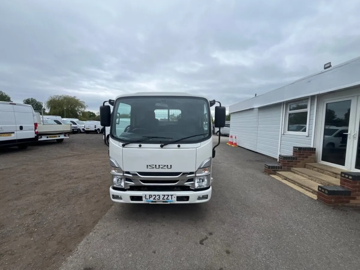 2023 Isuzu Grafter Tipper Van - Image 3