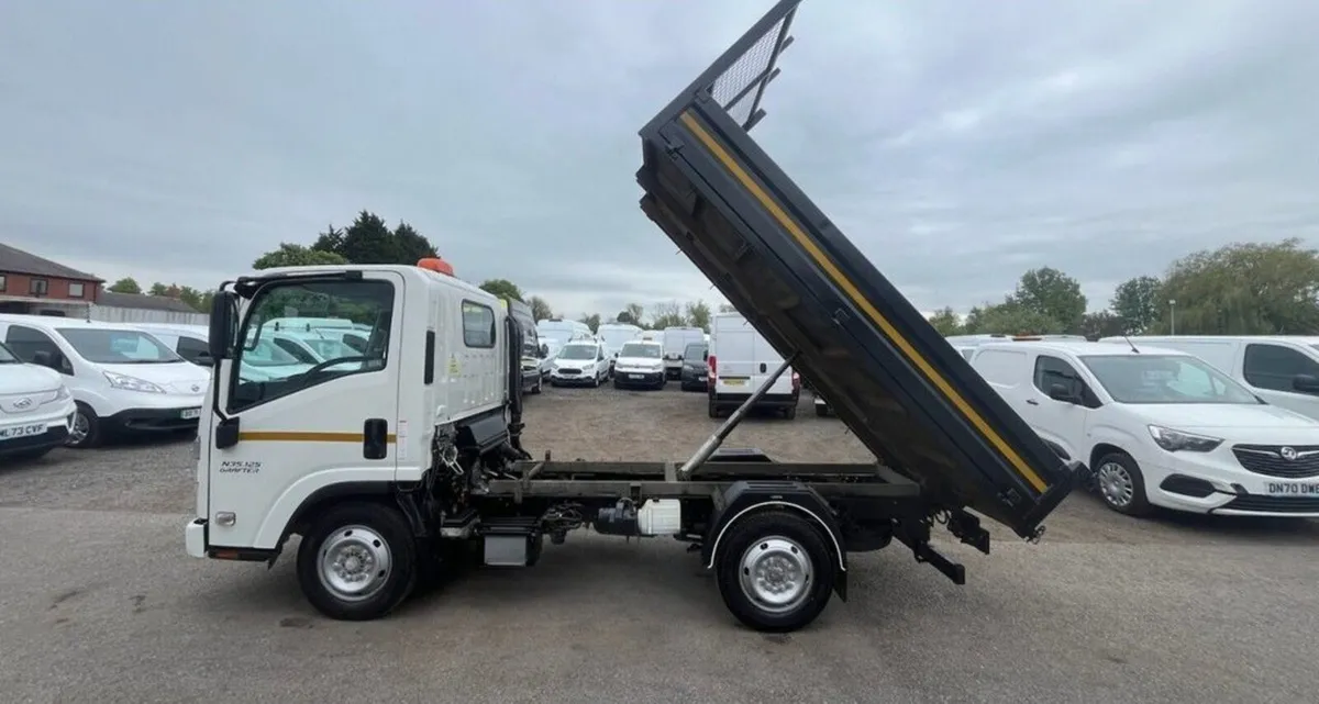 2023 Isuzu Grafter Tipper Van - Image 1