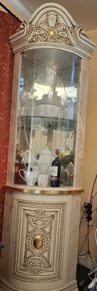 Italian  glass display corner  unit - Image 1
