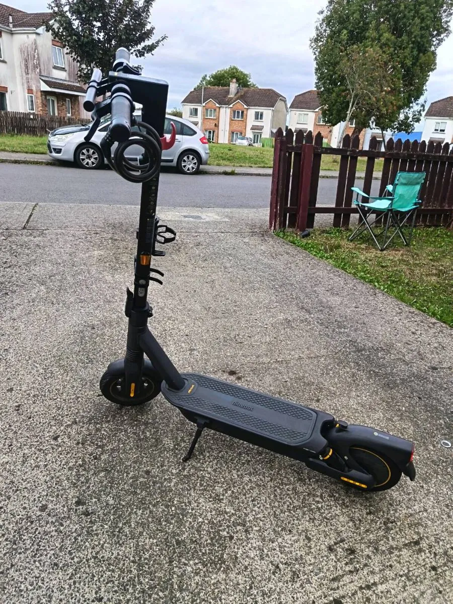 Segway Ninebot MAX G2 E Electric Scooter - Image 1