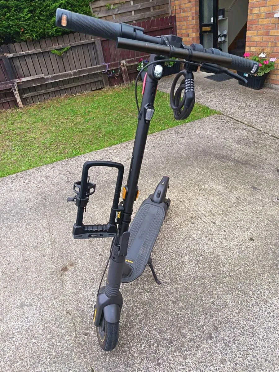 Segway Ninebot MAX G2 E Electric Scooter - Image 4