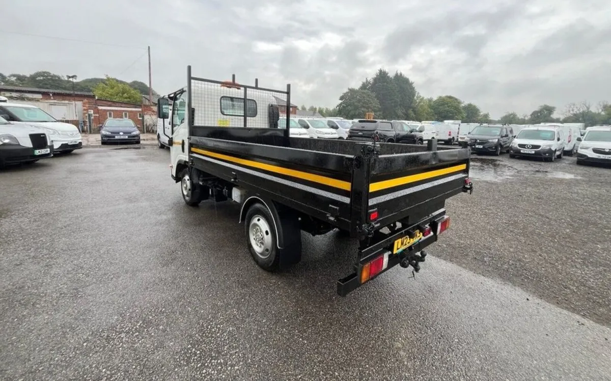 2023 Isuzu Grafter Tipper Van - Image 4