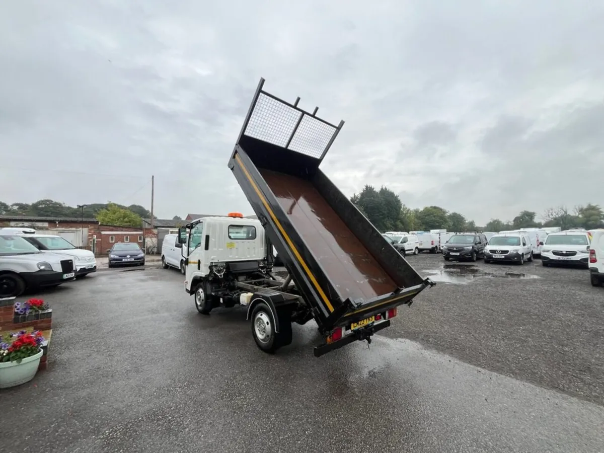 2023 Isuzu Grafter Tipper Van - Image 3