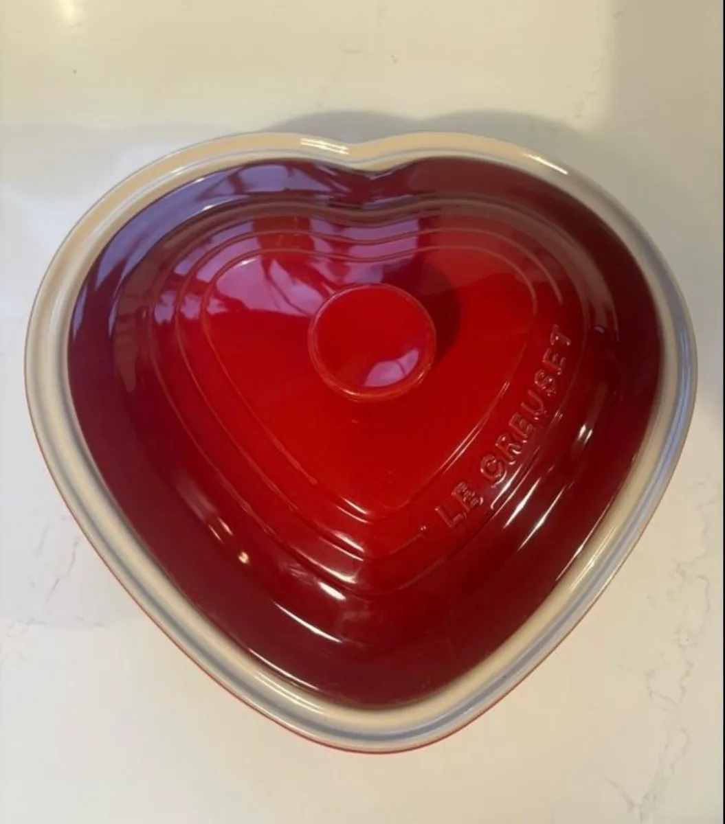 Le creuset heart shaped casserole dish - Image 1