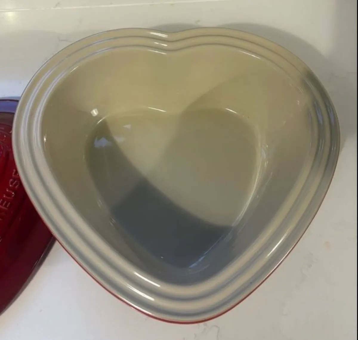 Le creuset heart shaped casserole dish - Image 3