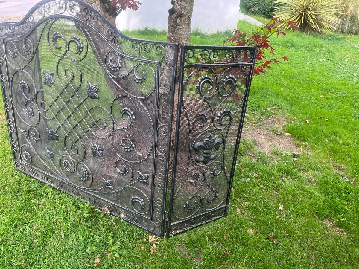 3 panel iron fire guard - Image 3