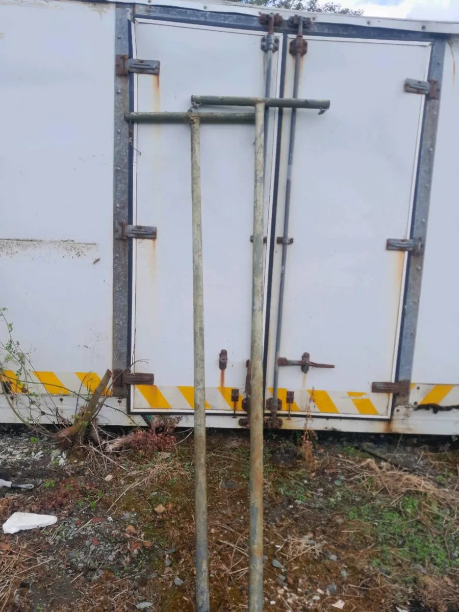 galvanised clothes line