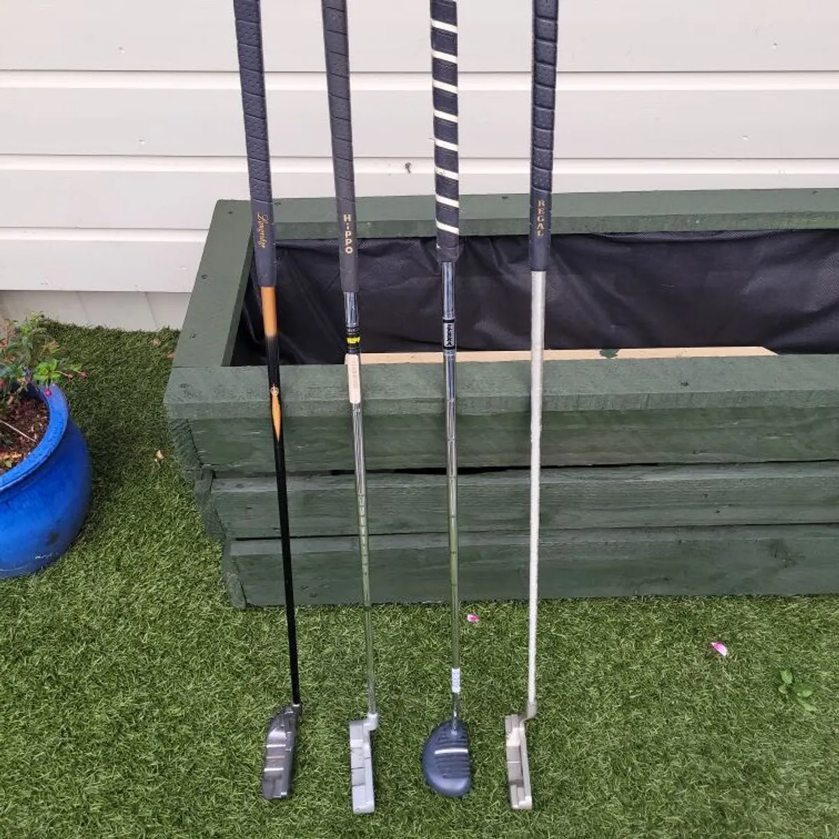 golf clubs 3 drivers,  1x3 metal Wood ,1x5 metal wood   selection  of 4 putters - Image 4
