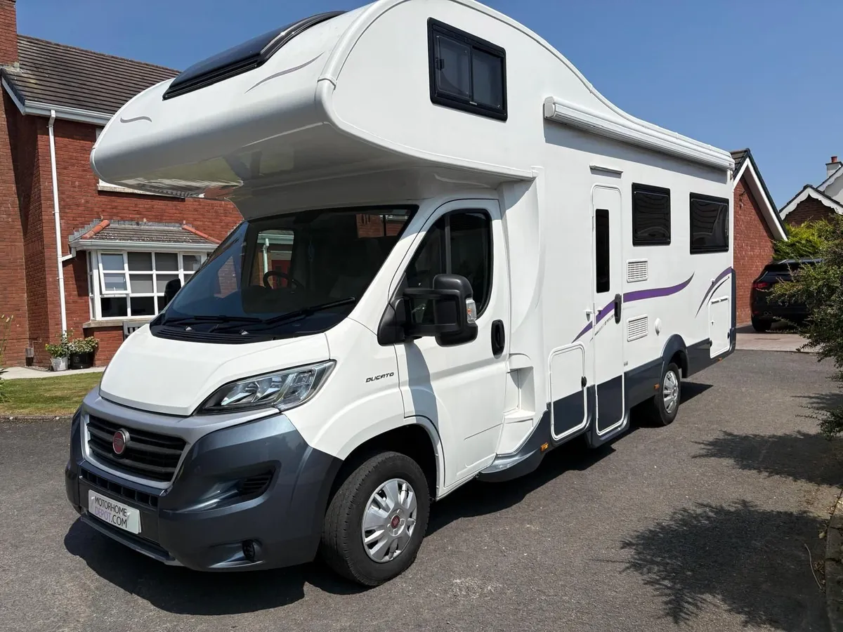 Automatic 2019 Roller Team 746 6 berth/5 seatbelts - Image 1