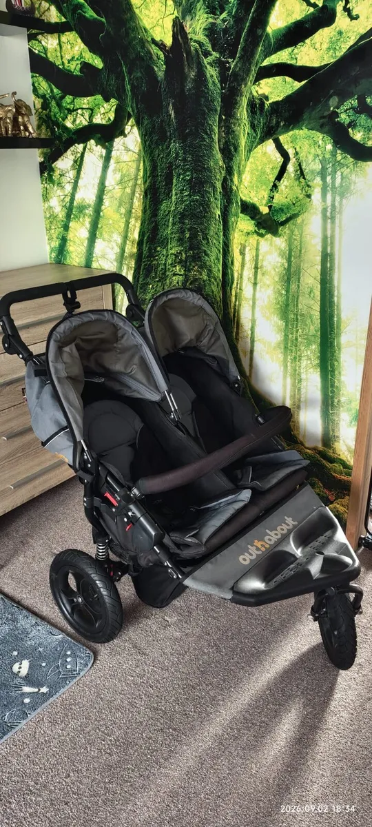 Out n About double buggy - Image 1
