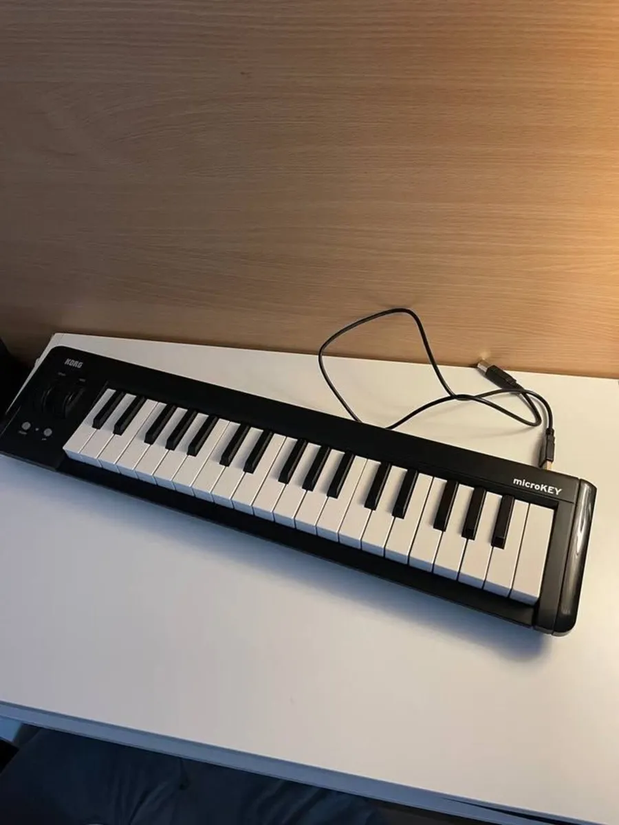 Korg microKEY2-37 MIDI keyboard - Image 1