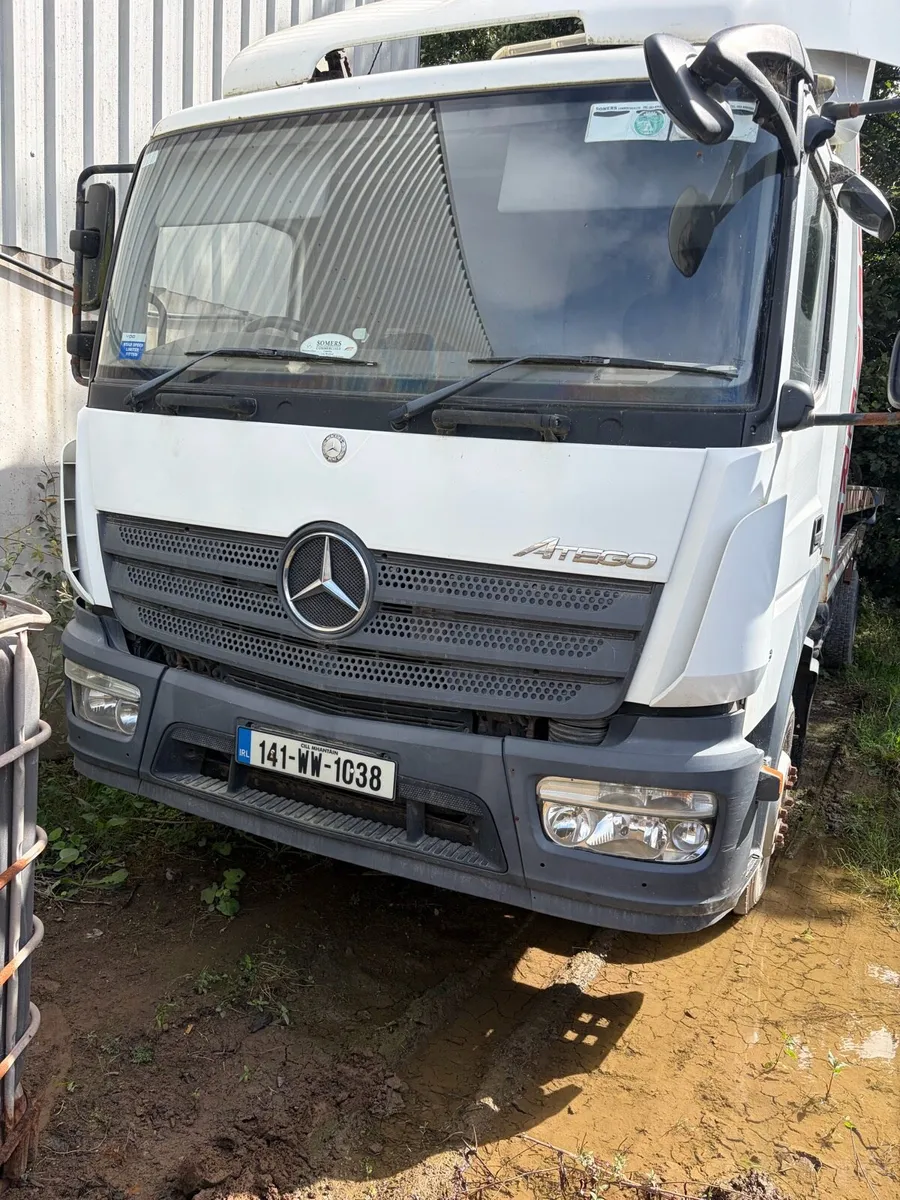 Mercedes Atego tilt and slide - Image 1