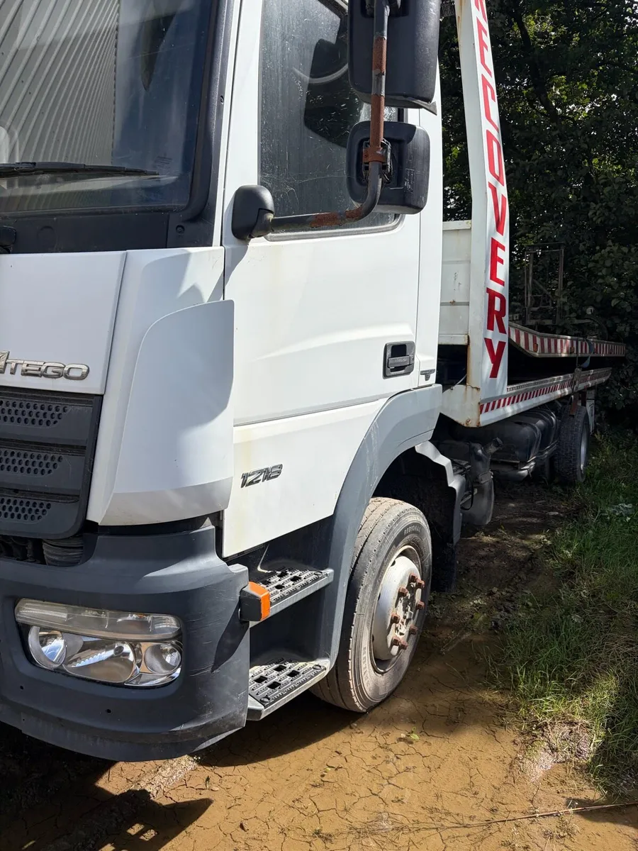 Mercedes Atego tilt and slide - Image 3